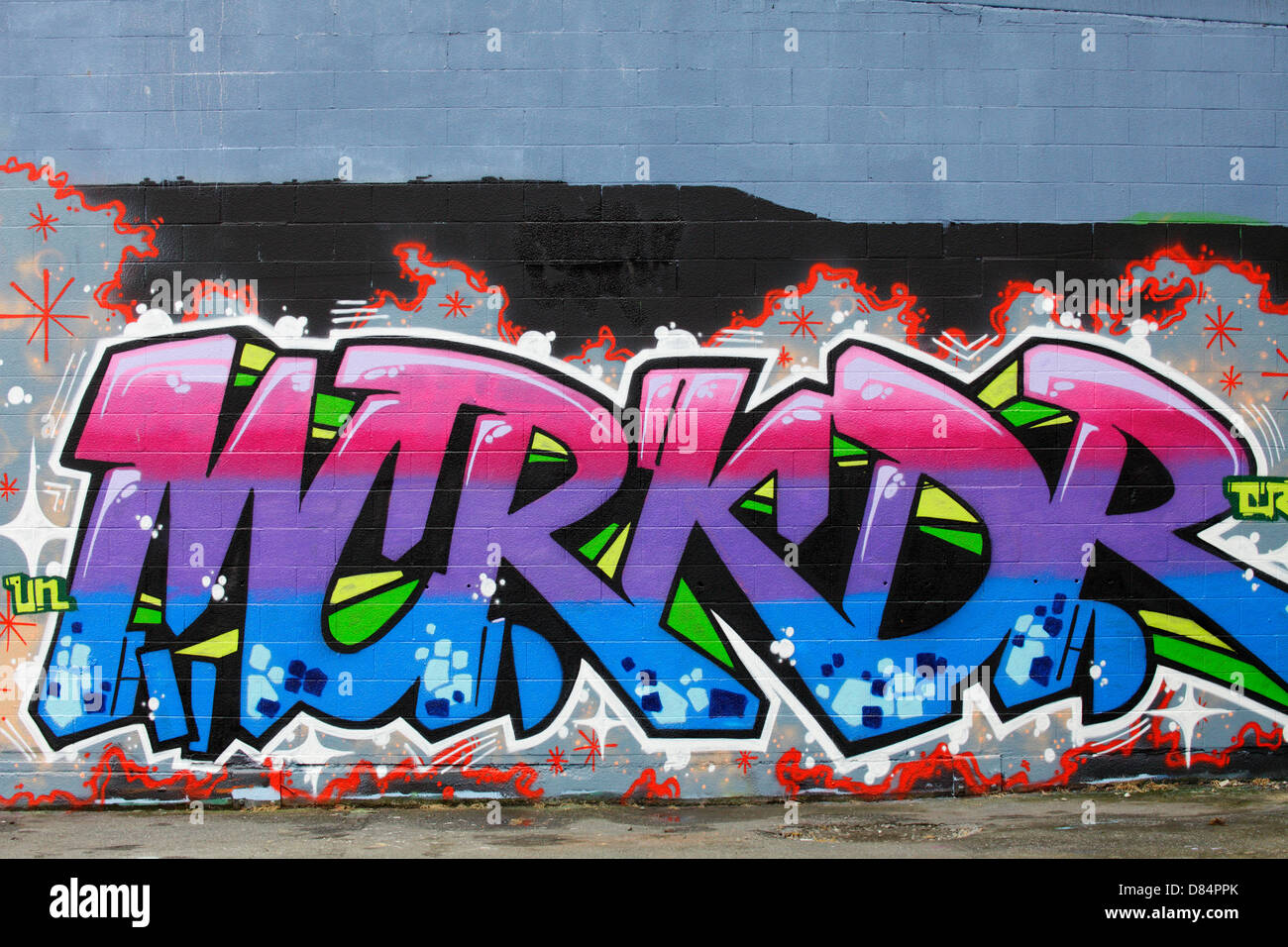 Graffitis colorés sur le flanc du bâtiment-Victoria, Colombie-Britannique, Canada. Banque D'Images