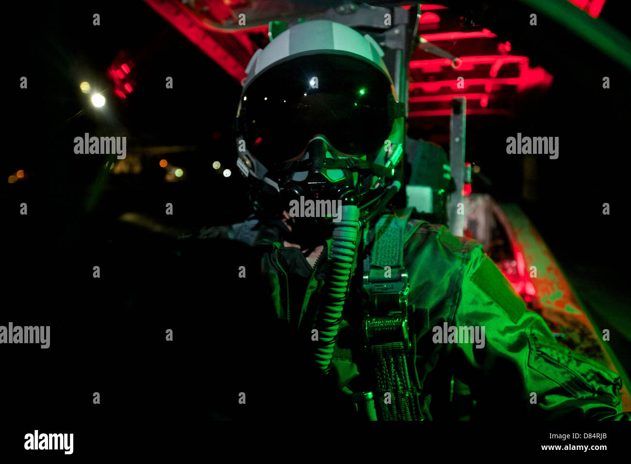 Une séance pilote de l'US Air Force à l'intérieur du cockpit d'un McDonnell Douglas F-15C'aéronef. Banque D'Images