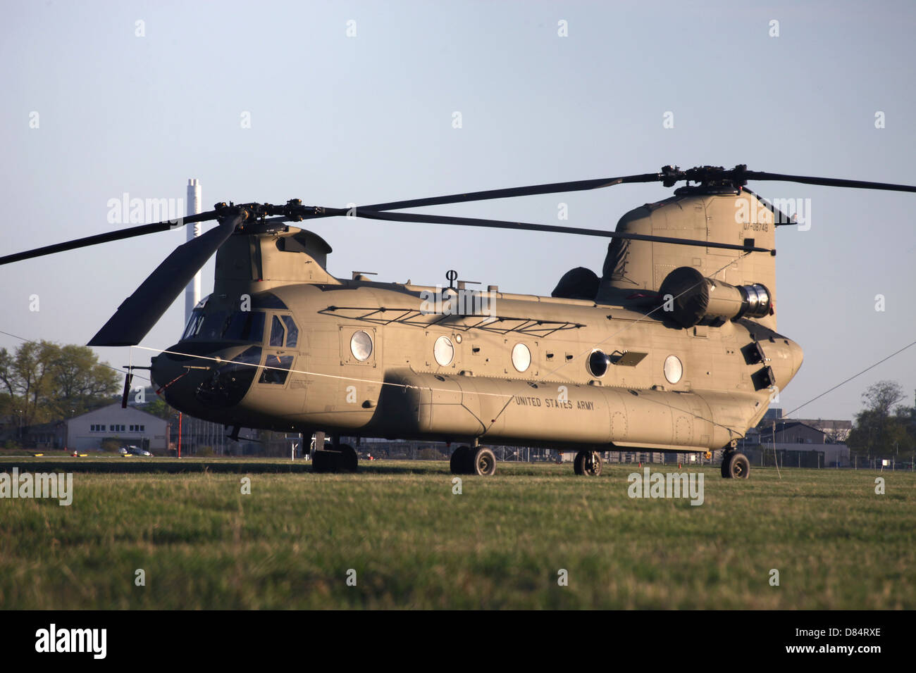 Un tout nouveau CH-47F Chinook sur la livraison à l'armée américaine en Allemagne. Banque D'Images