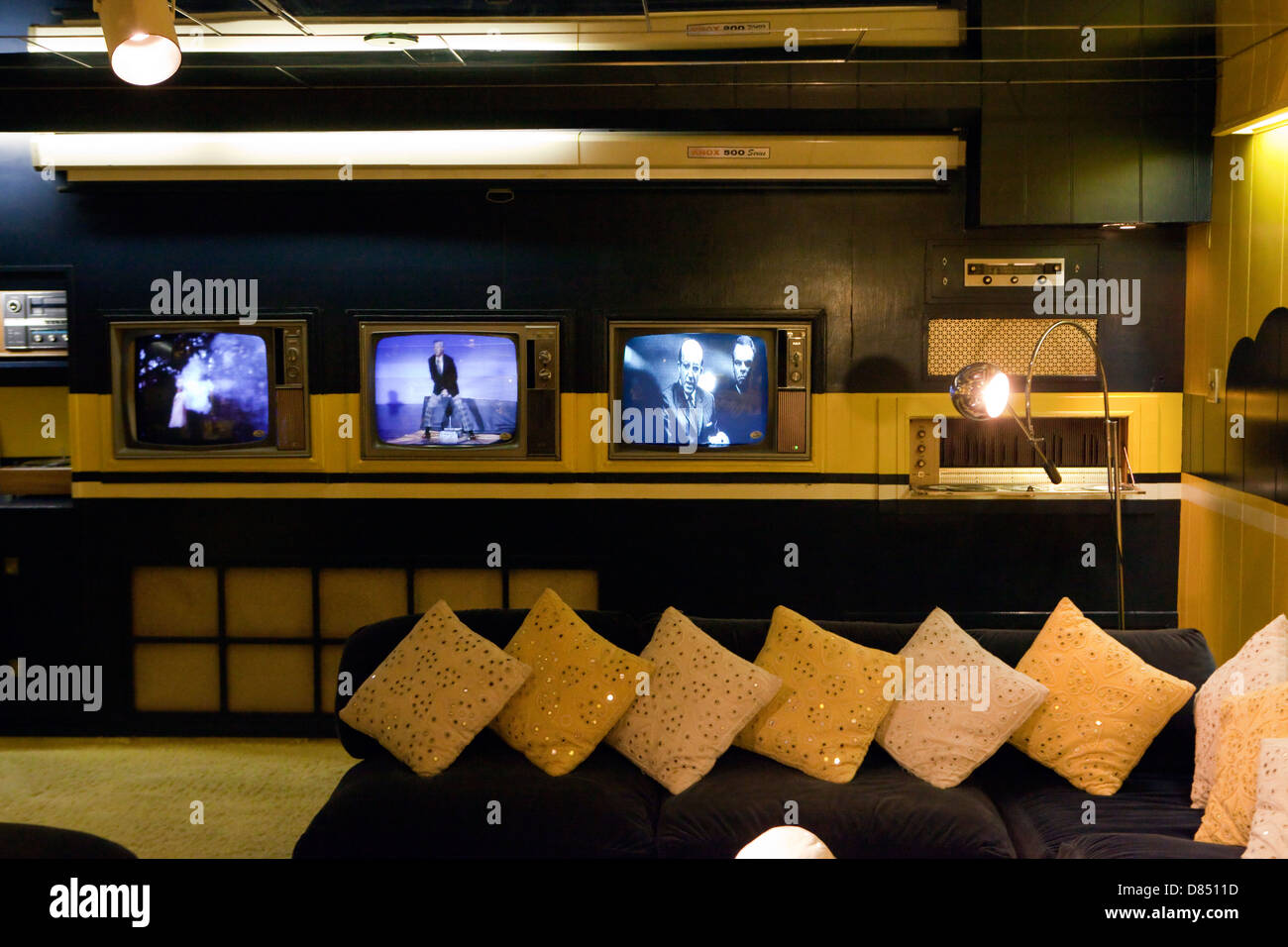 Une vue de la salle de télévision en Elvis Presley's Mansion Graceland à Memphis, Tennessee Banque D'Images