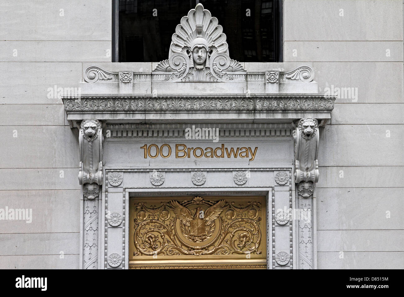 New York, cadre de porte ornée de décoration office building Banque D'Images
