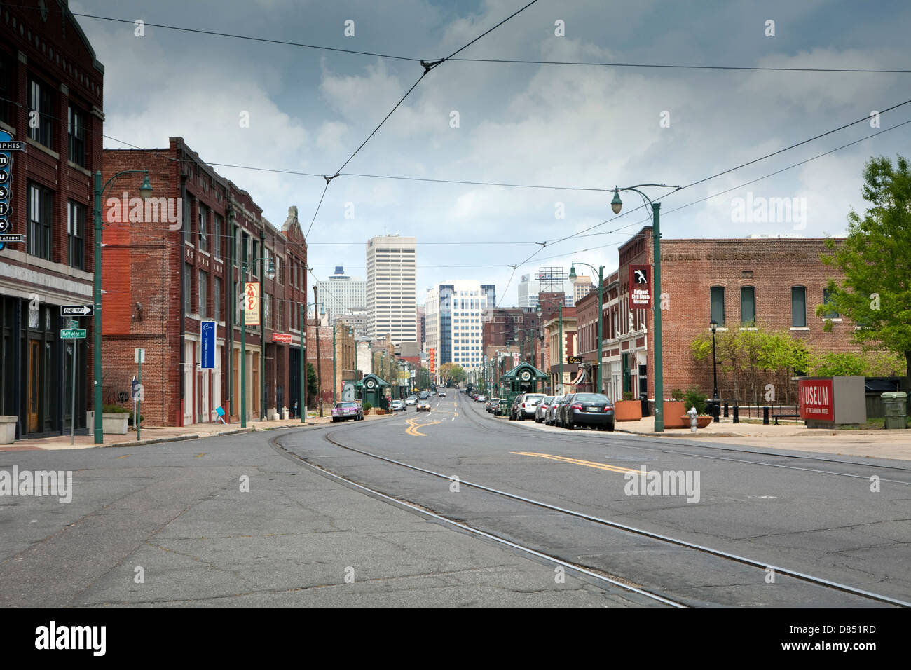 Une vue sur les voies de tramway au centre-ville de Memphis, Tennessee Banque D'Images