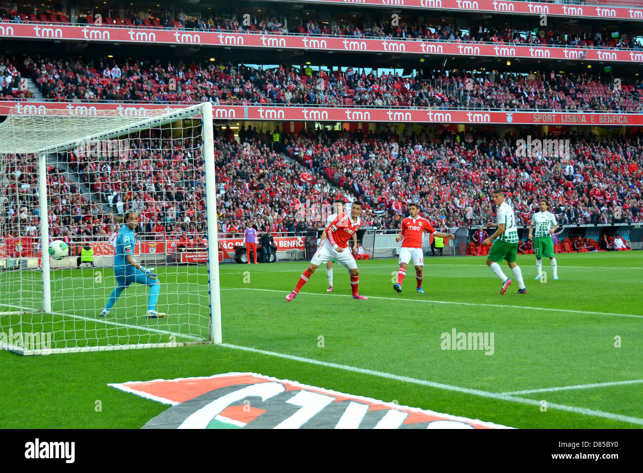 Le joueur de Benfica Cardozo a marqué le deuxième but du match et a attaché le résultat à 1-1. Banque D'Images
