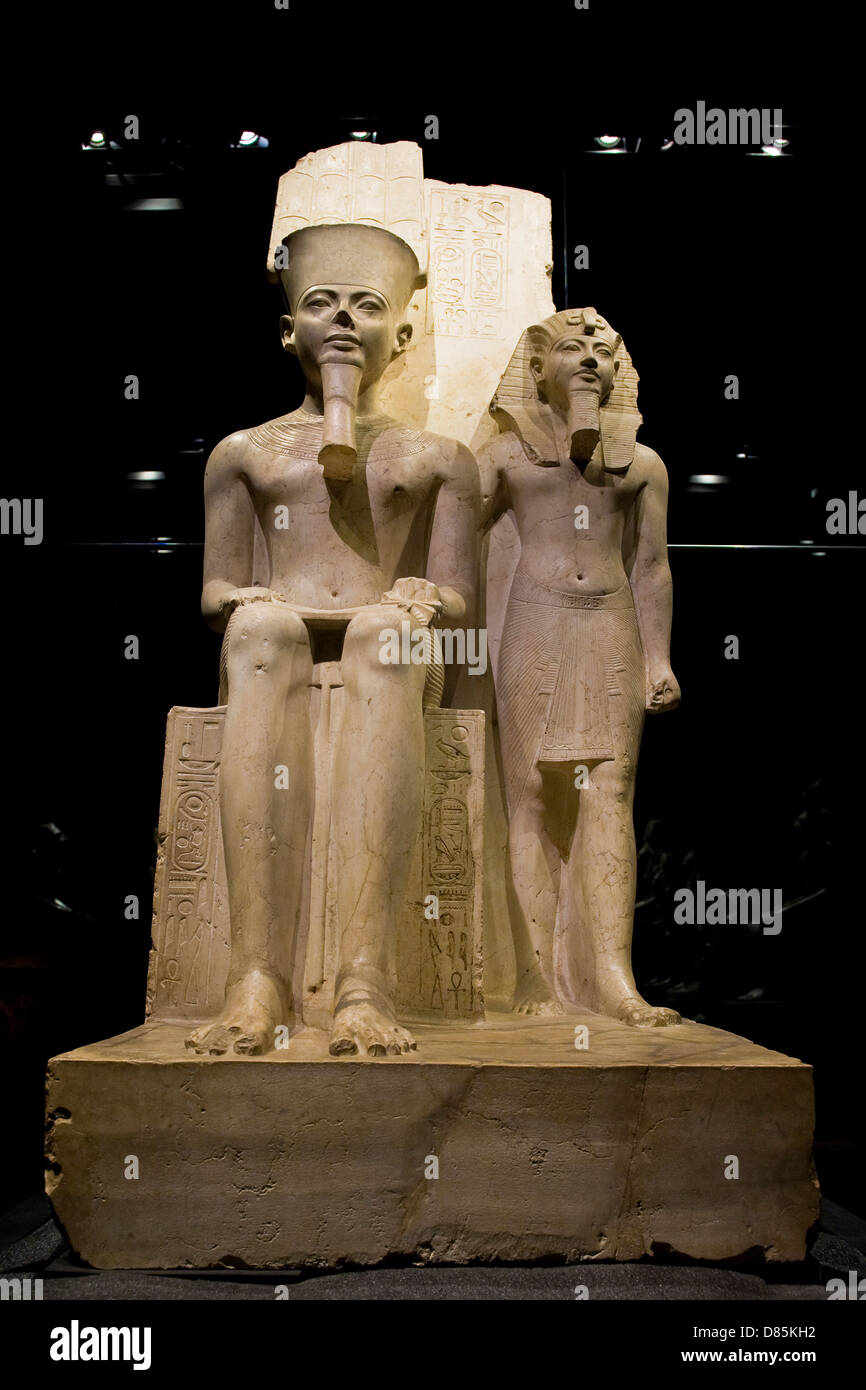 Italie Piémont Turin Musée Égyptien Statuary prix le dieu Amon avec Pharaon Banque D'Images