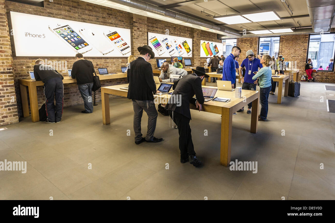 L'intérieur de l'Apple store, Covent Garden, London, England, UK Banque D'Images