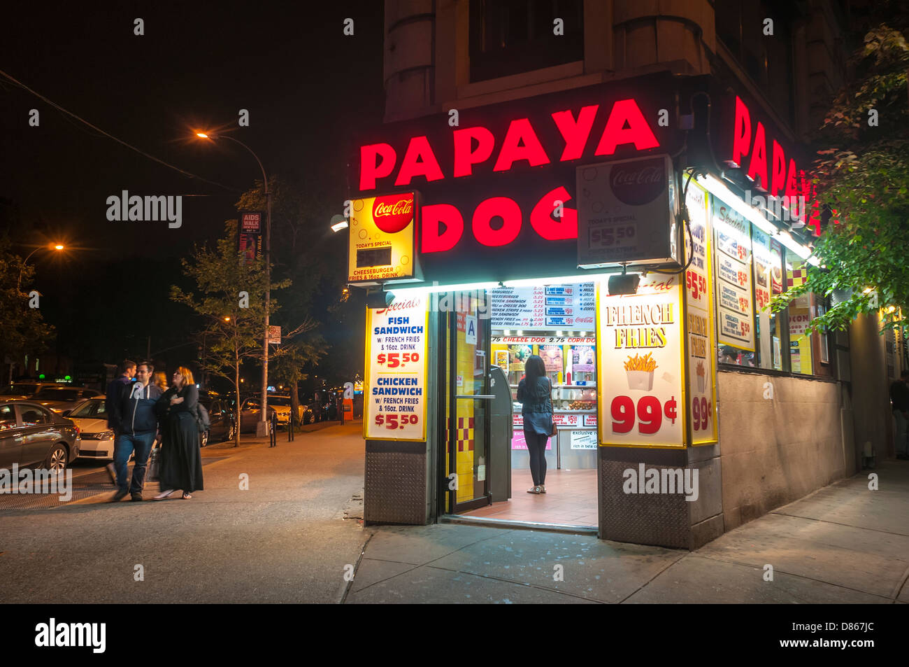 New York, NY - 19 mai 2013 - Chien de papaye, une fin de nuit restaurant fast food à Greenwich Village. © Stacy Walsh Rosenstock Banque D'Images