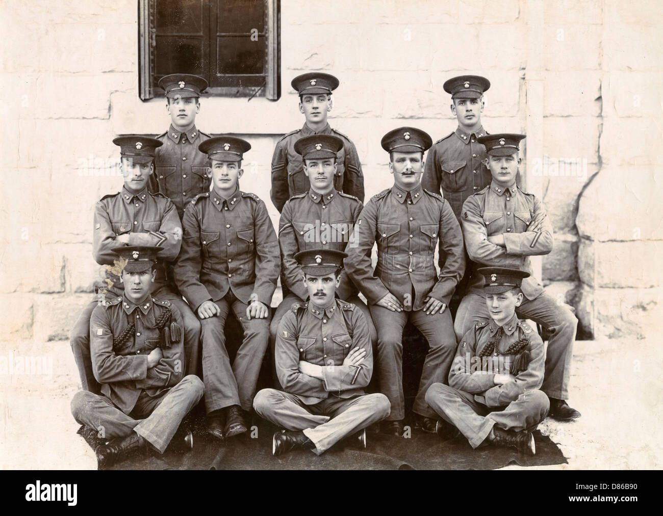 Photo Ancienne Militaire : Bandsmen Royal Inniskilling Fusiliers – FGOS 1890