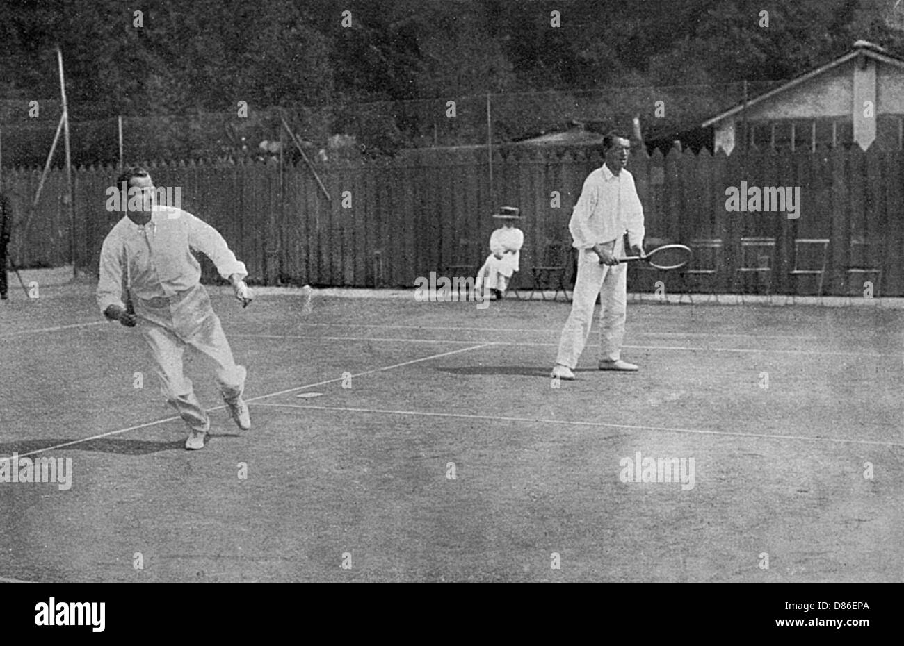 Anthony Wilding jouant au tennis à Cannes Banque D'Images
