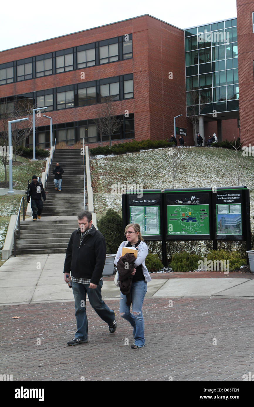 Les étudiants plus vieux bâtiment du campus de l'Université CincyState Cincinnati (Ohio) Banque D'Images