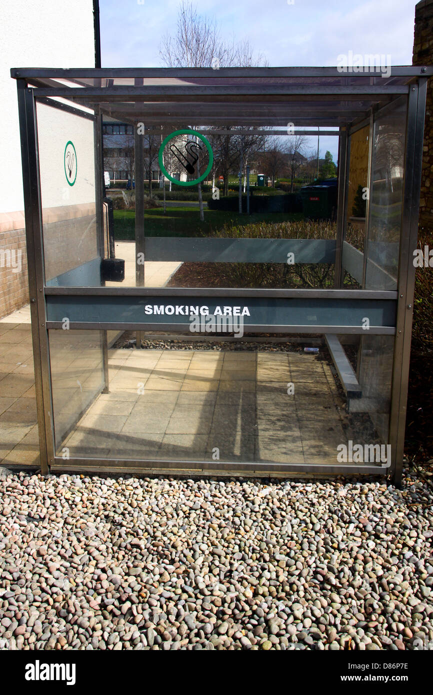 Abri fumeurs extérieur Banque D'Images