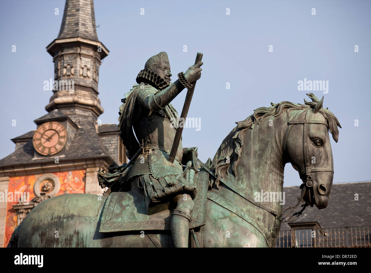 Statue en bronze du roi Philippe III au centre de la place Plaza Mayor, Madrid, Spain, Europe Banque D'Images