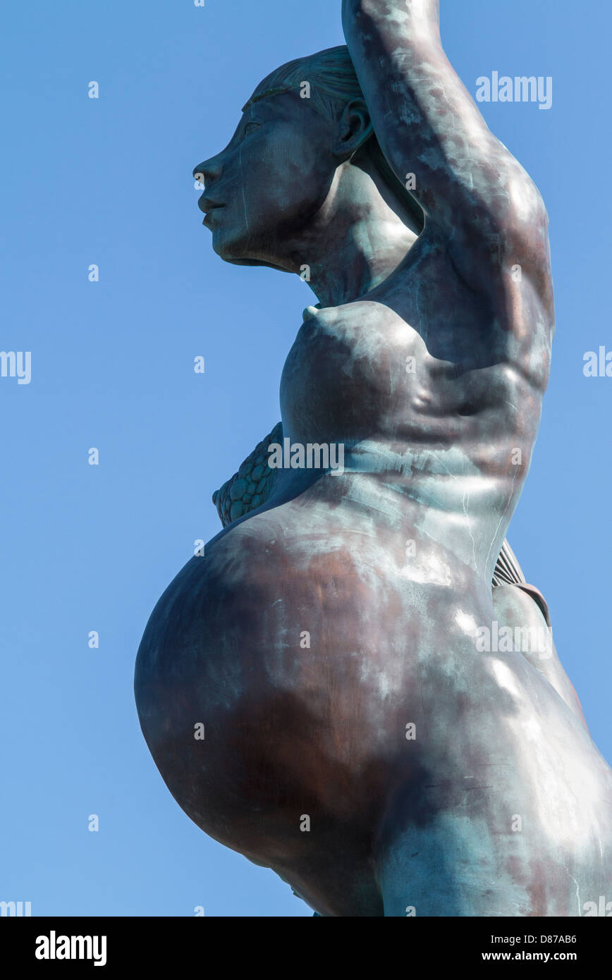 Damien Hirst "statue" Verity d'une femme enceinte à l'épée à Ilfracombe, Devon, Angleterre Banque D'Images