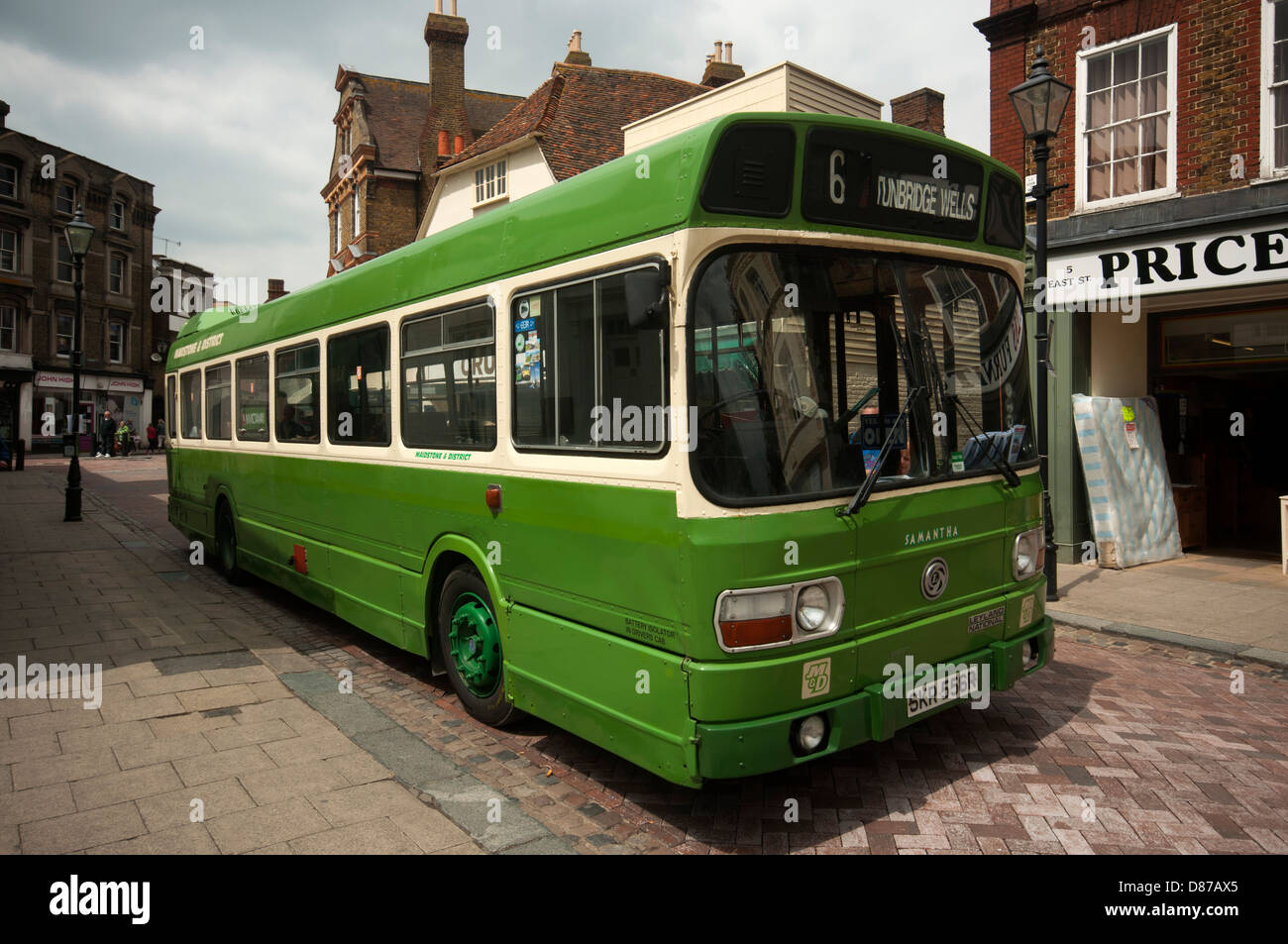 Salon de l'automobile Transport à faversham Kent dans tous les types de voitures et bus sur show pendant le week-end Leyland seul decker Banque D'Images