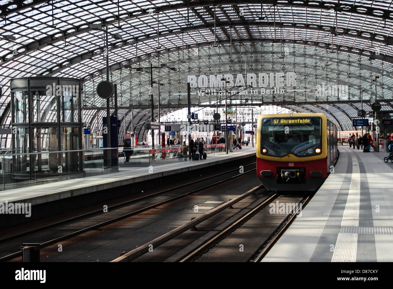 La ligne de métro S7 du S-Bahn de Berlin, dans la gare centrale Hauptbahnhof Banque D'Images