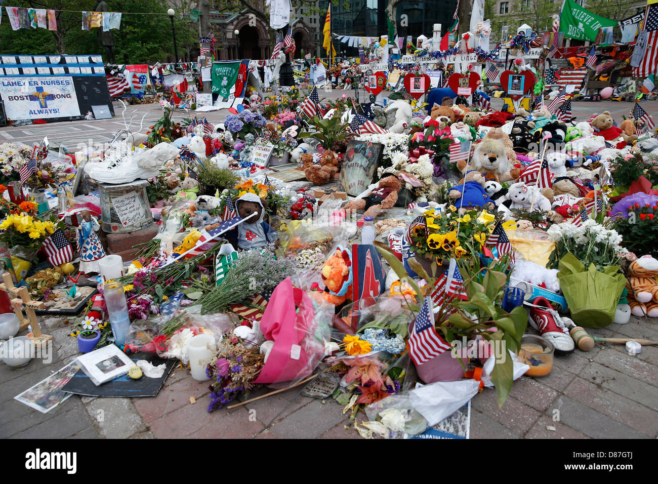 Mémorial de fortune à l'attentat du Marathon de Boston Copley Square en victimes, Boston, Massachusetts Banque D'Images