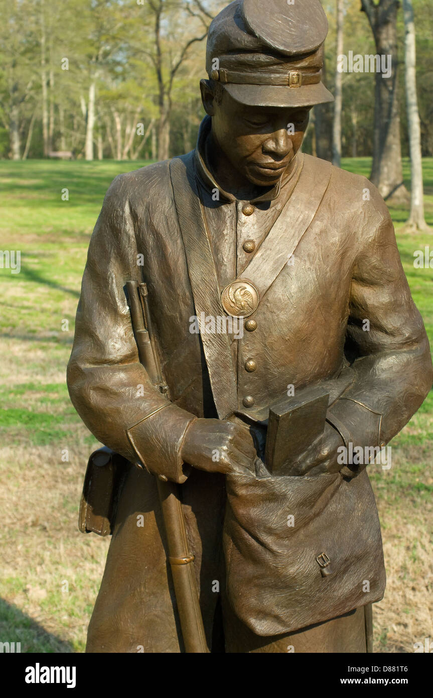 Statue de l'esclave affranchi au 1er Régiment de couleur de l'Alabama à l'Armée de l'Union Camp de contrebande à Corinthe Missippi, 1863. Photographie numérique Banque D'Images