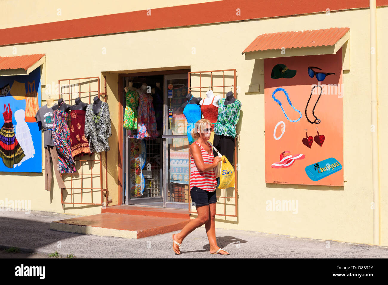Store sur Thames Street, St. John's, Antigua, Antigua-et-Barbuda Île,Caraïbes Banque D'Images