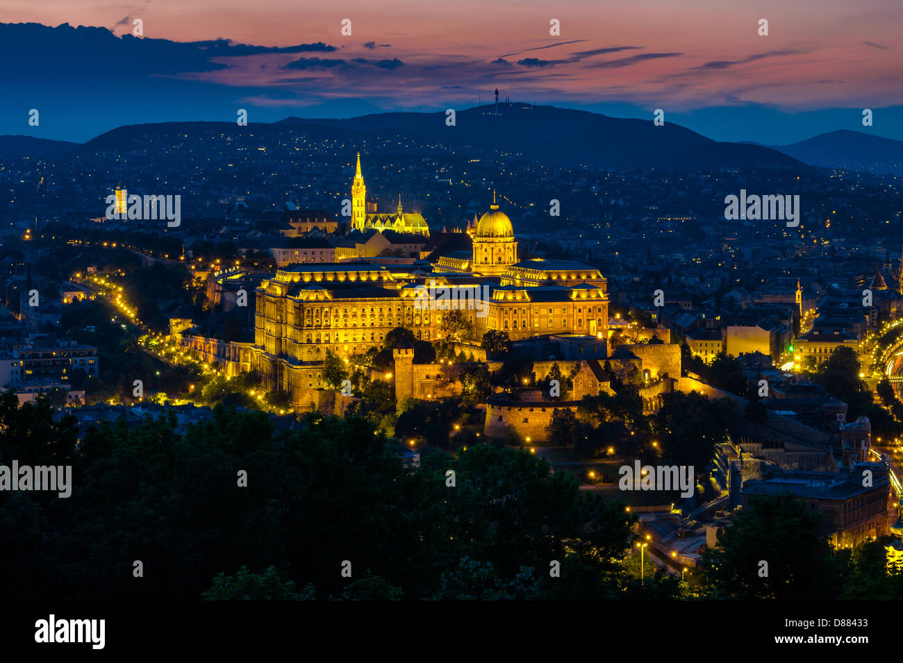 Le Château de Buda à Budapest en Hongrie, en vue de la colline Gellert Banque D'Images Le Château de Buda à Budapest en Hongrie, en vue de la colline Gellert Banque D'Images