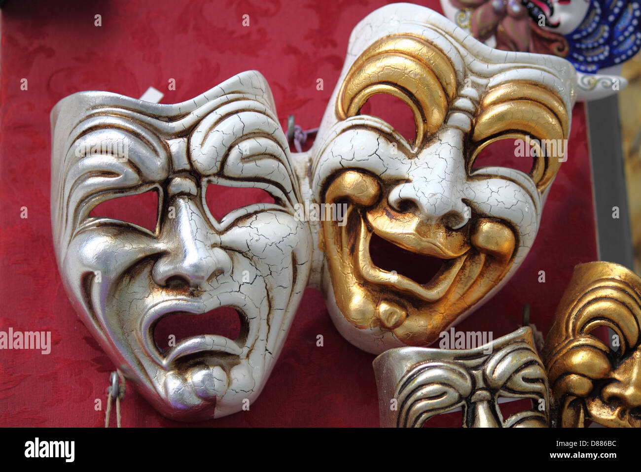 Deux masques de carnaval vénitien typique Banque D'Images