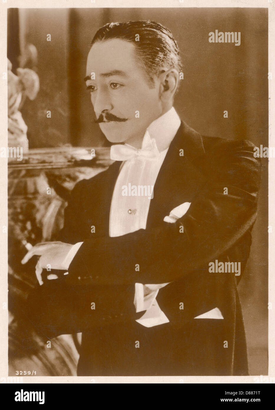 ADOLPHE MENJOU/ROSS Banque D'Images