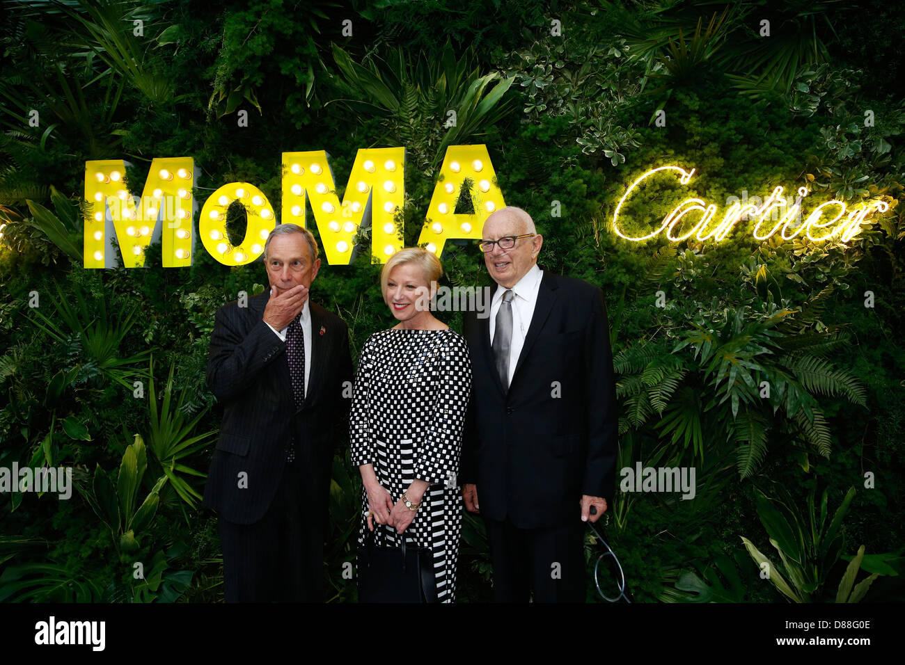 New York, USA. 21 mai 2013. Le Musée d'Art moderne - Partie dans le jardin. Le maire Bloomberg, Cindy Sherman, Ellsworth Kelly.. Crédit : Scott Houston / Alamy Live News Banque D'Images