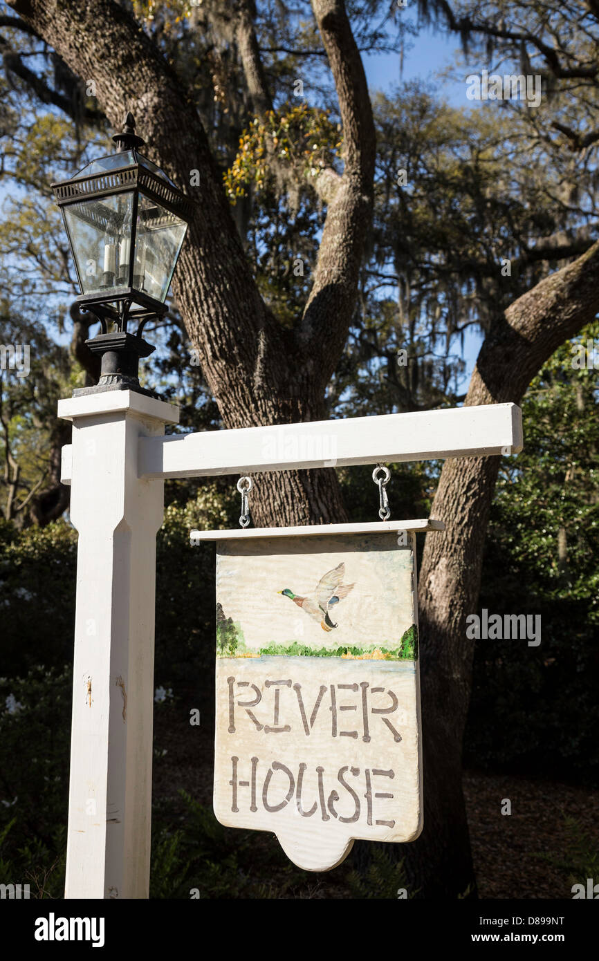 River House Sign, Maison d'habitation, USA Banque D'Images River House Sign, Maison d'habitation, USA Banque D'Images