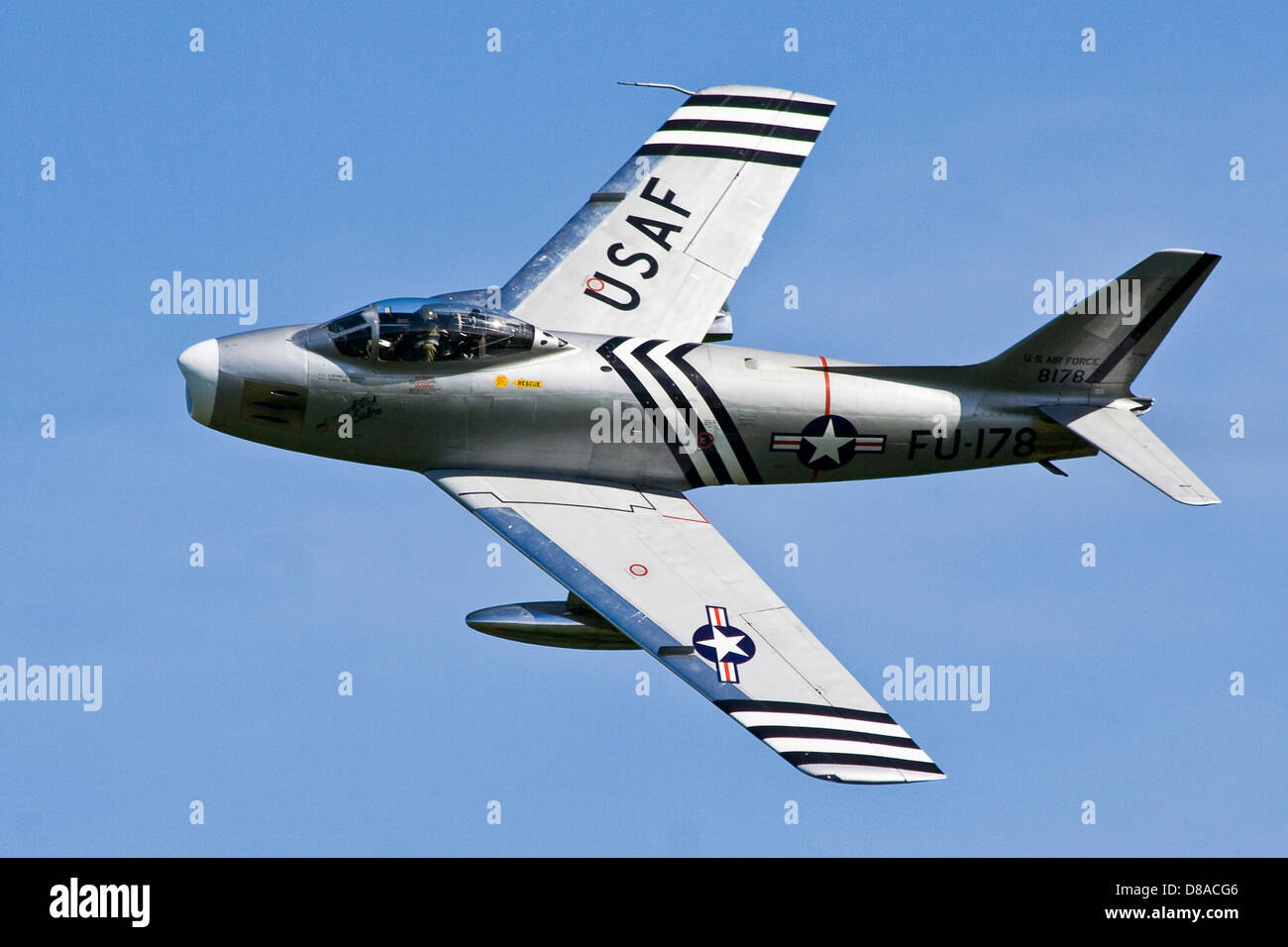 Jet de l'USAF Vintage North American Sabre F86A G-SABR 8178 volant à Old Warden spectacle militaire Shuttleworth Banque D'Images