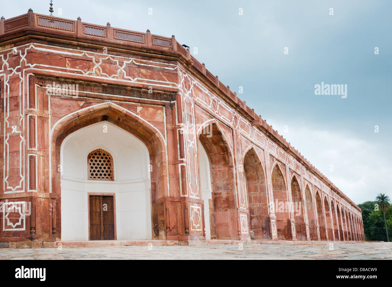 Arches d'ornement de Tombe de Humayun à Delhi, l'Inde comme un exemple de l'architecture perse Banque D'Images