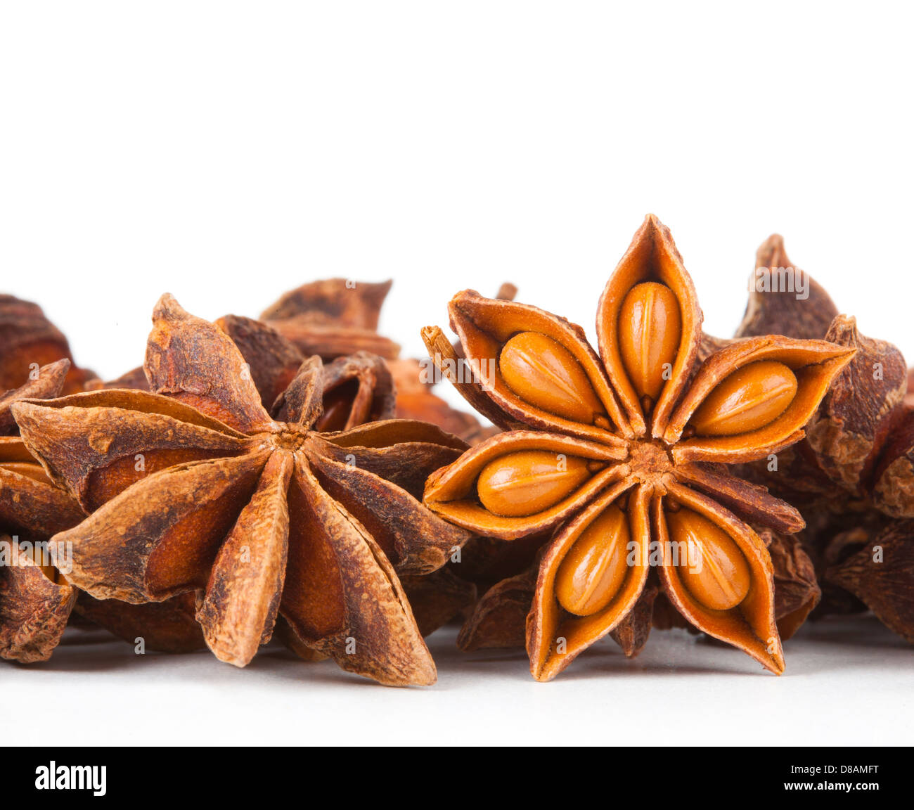 Étoile d'anis sur fond blanc Banque D'Images