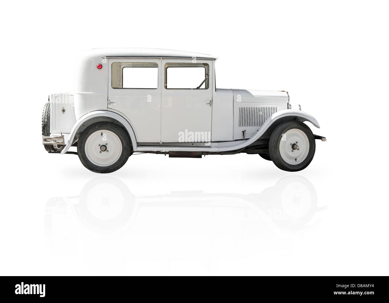 Vue latérale du voiture rétro blanc isolé sur fond blanc. Modèle Classic vintage. Les voitures rares et anciens. Moyens de transport. Banque D'Images