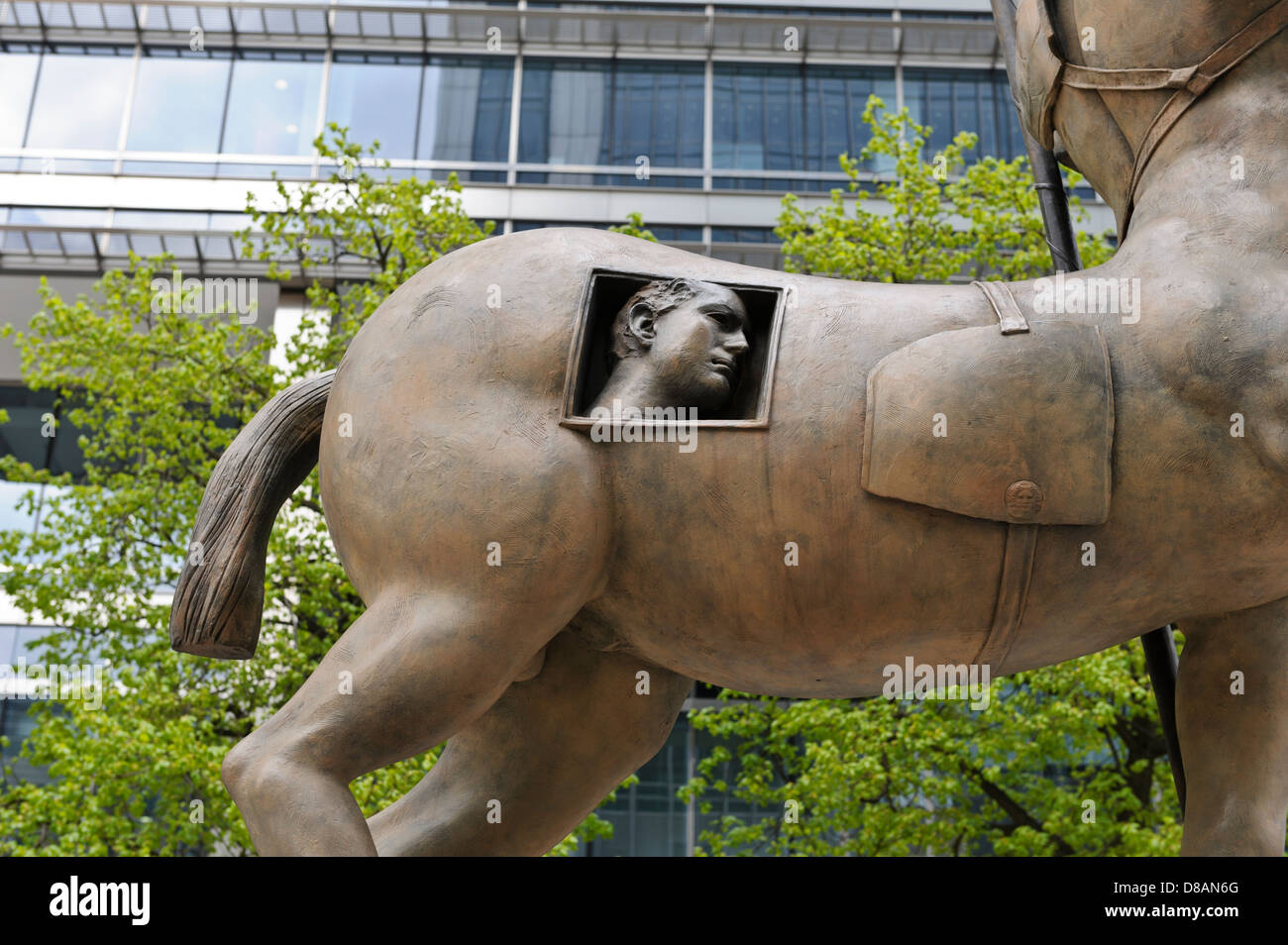 Sculpture cheval Centauro '' par Igor Mitoraj, Canary Wharf, Londres, Angleterre, Royaume-Uni. Banque D'Images