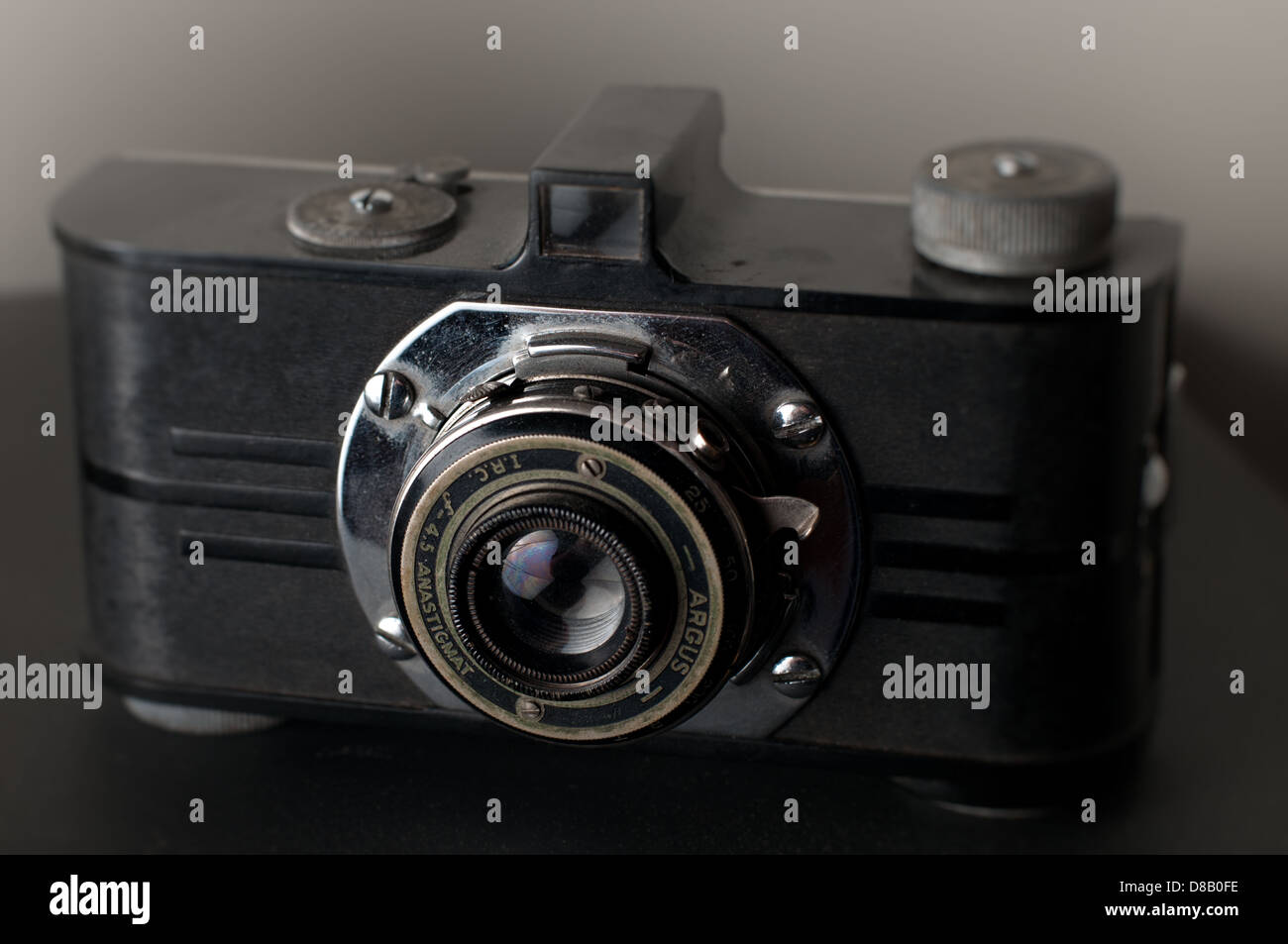 Une très vieille caméra 35mm. Banque D'Images