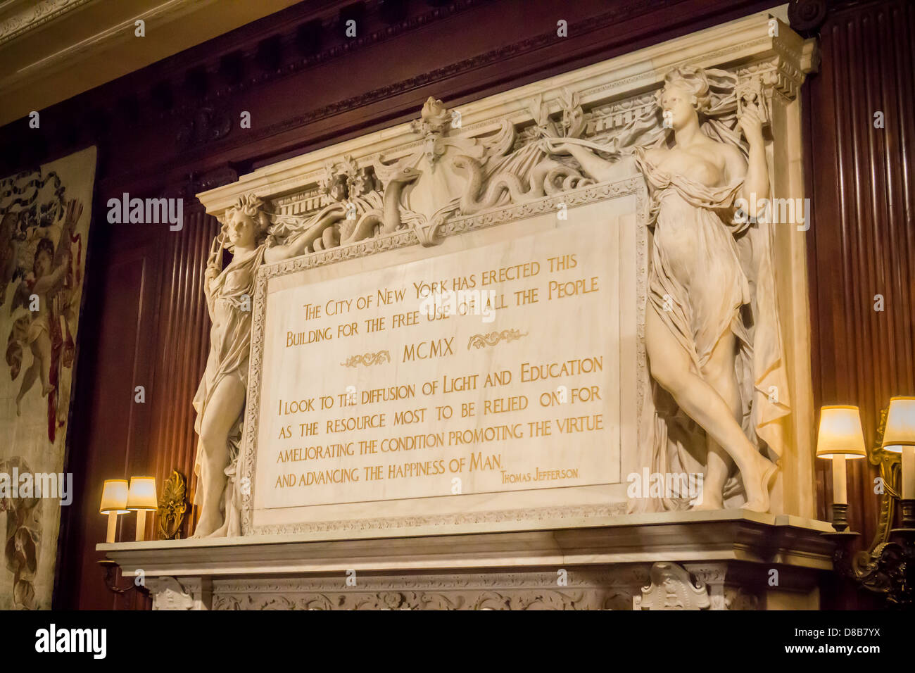 Une Citation De Thomas Jefferson Orne La Cheminee D Une Cheminee Dans La Chambre Du Syndic A La New York Public Library Photo Stock Alamy