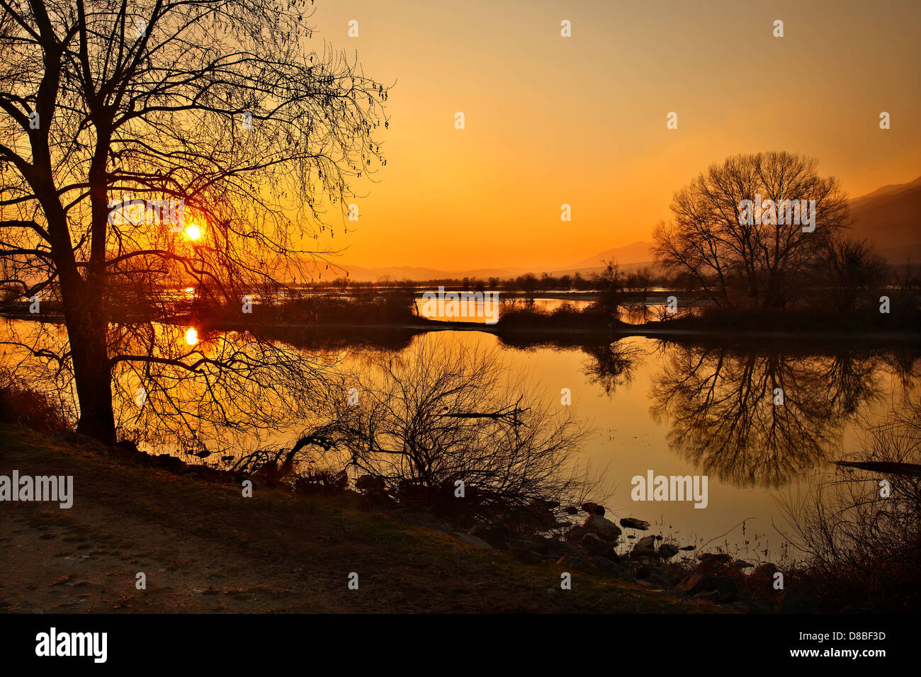 Coucher du soleil au lac Kerkini, probablement la plus importante zone humide et protégé dans la biosphère ensemble de la Grèce. Serres, Macédoine. Banque D'Images