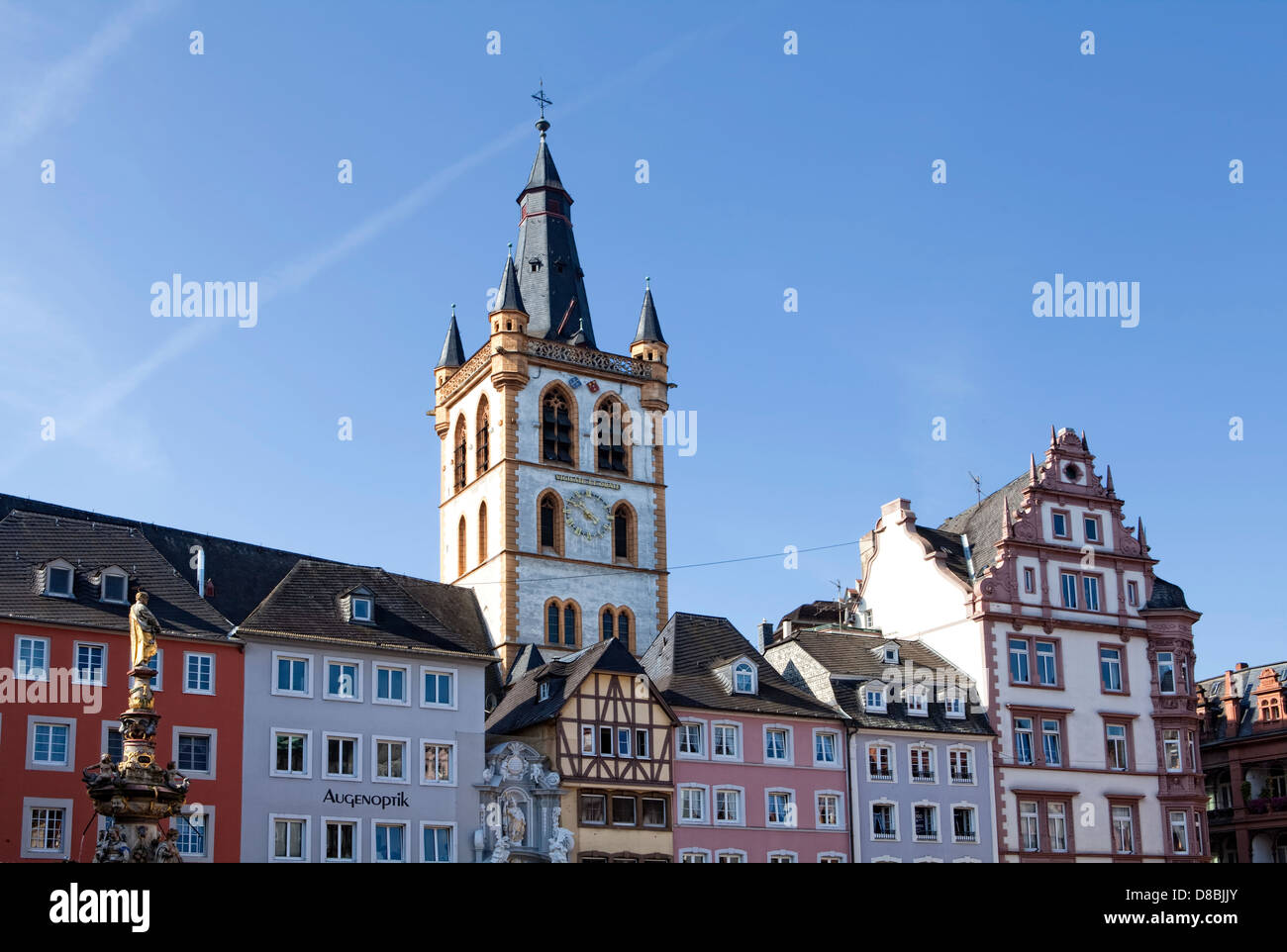 L'église de Saint Gangolf sur place Hauptmarkt, Trèves, Rhénanie-Palatinat, Allemagne, Europe Banque D'Images