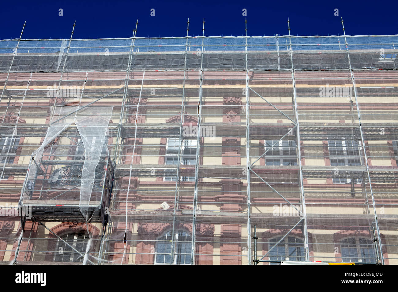 La rénovation de bâtiments, l'échafaudage, Georgsbrunnen fontaine, Trèves, Rhénanie-Palatinat, Allemagne, Europe Banque D'Images