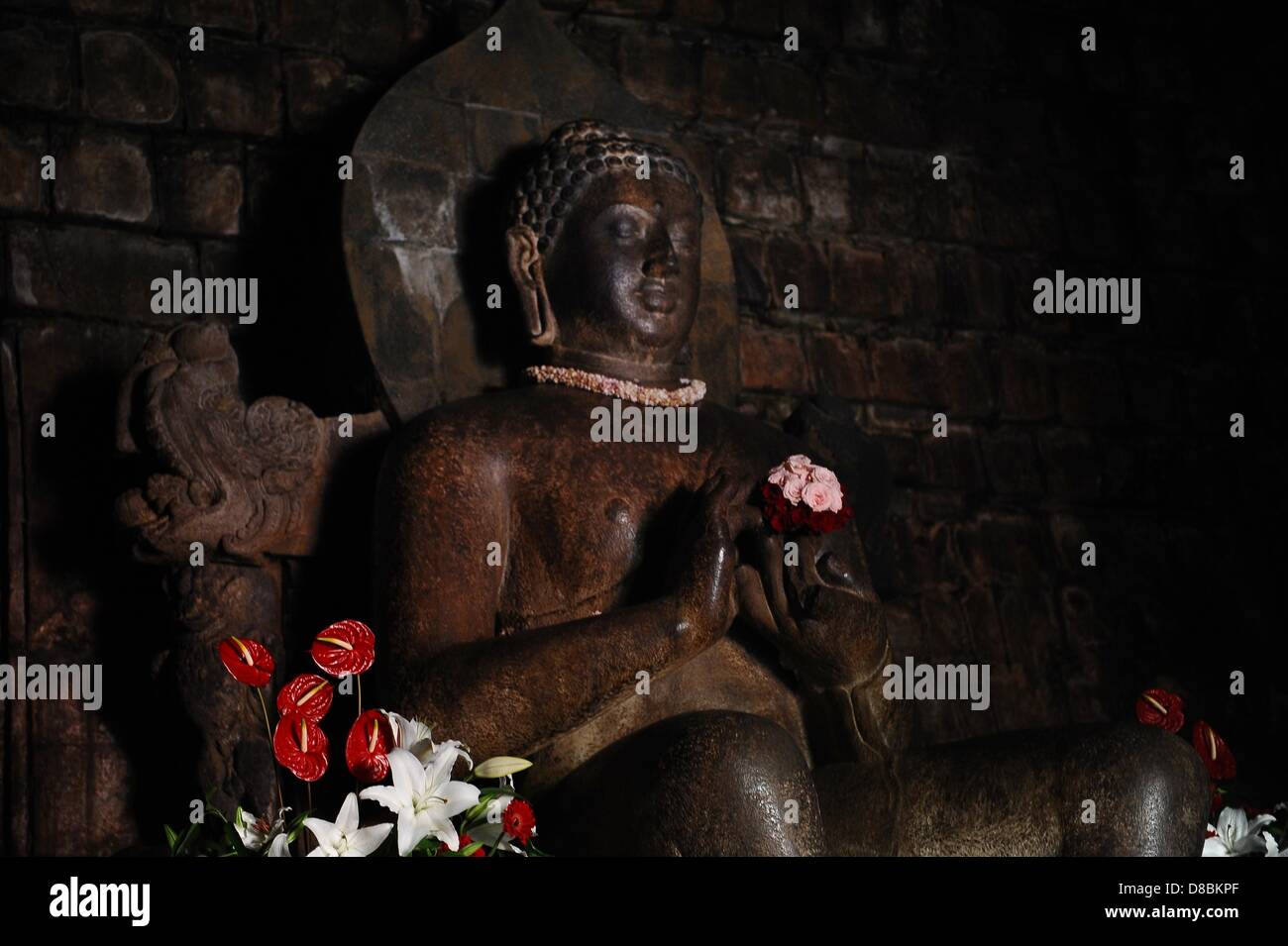 Magelang, Indonésie, 24 mai 2013. Gautama Bouddha statue à l'intérieur de Mendut Temple. (Photo de Robertus/Pudyanto AFLO/DPA/Alamy Live News) Banque D'Images