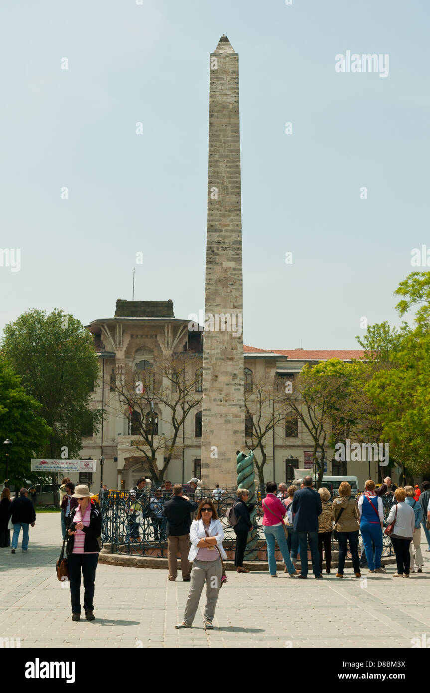 La colonne de Constantin, l'Hippodrome, Sultanahmet, Istanbul, Turquie Banque D'Images