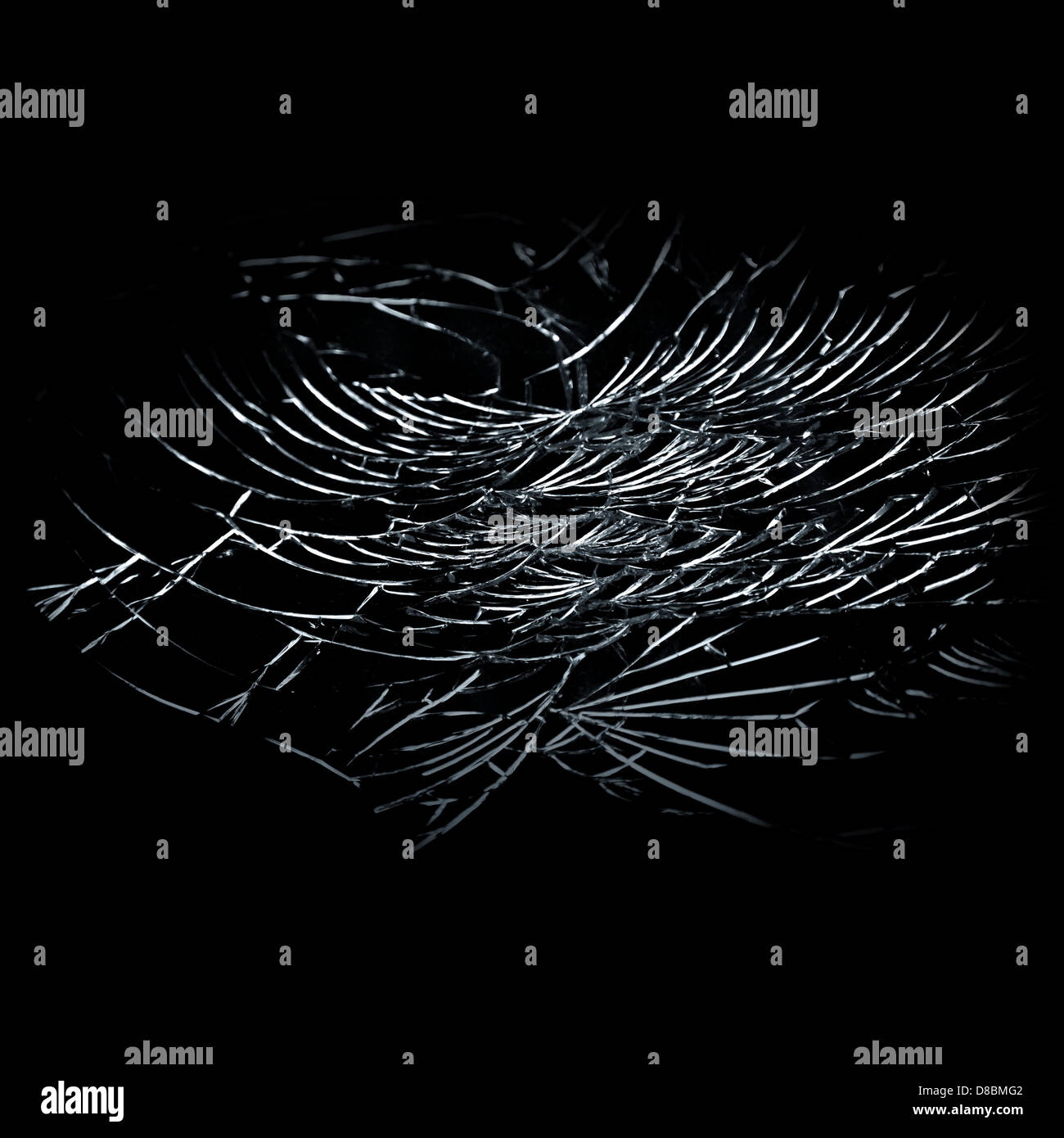 Résumé La texture de verre cassé au-dessus de fond noir Banque D'Images