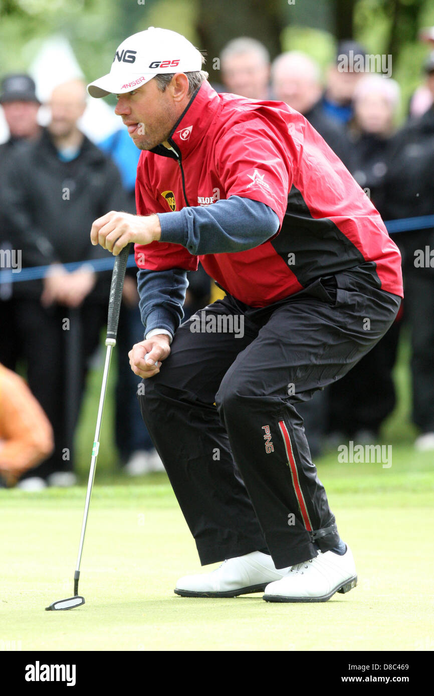 24.05.2013 Wentworth, en Angleterre. Lee Westwood au cours de la BMW PGA Championship Round 2 de Wentworth Golf Club Banque D'Images