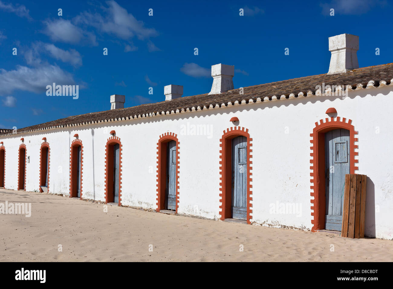 Maison De Pêcheur à Vendre à Tavira Portugal Maison dans village de pêcheurs à l'île de Tavira, Algarve, Portugal Photo  Stock - Alamy