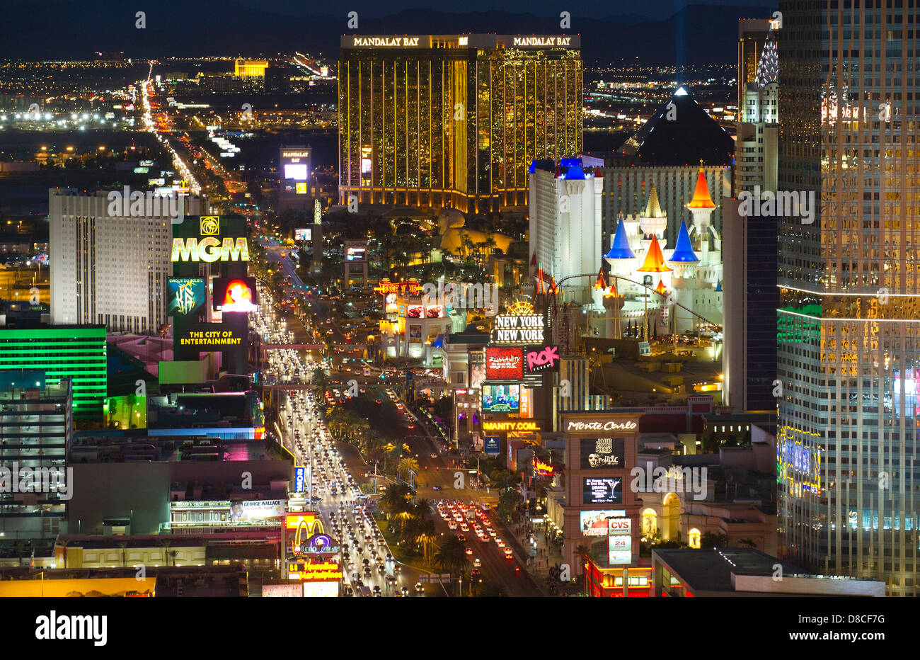 Une vue de l'hôtels et casinos sur le Strip à Las Vegas, NV, USA, le 11 mars 2011. (Adrien Veczan) Banque D'Images