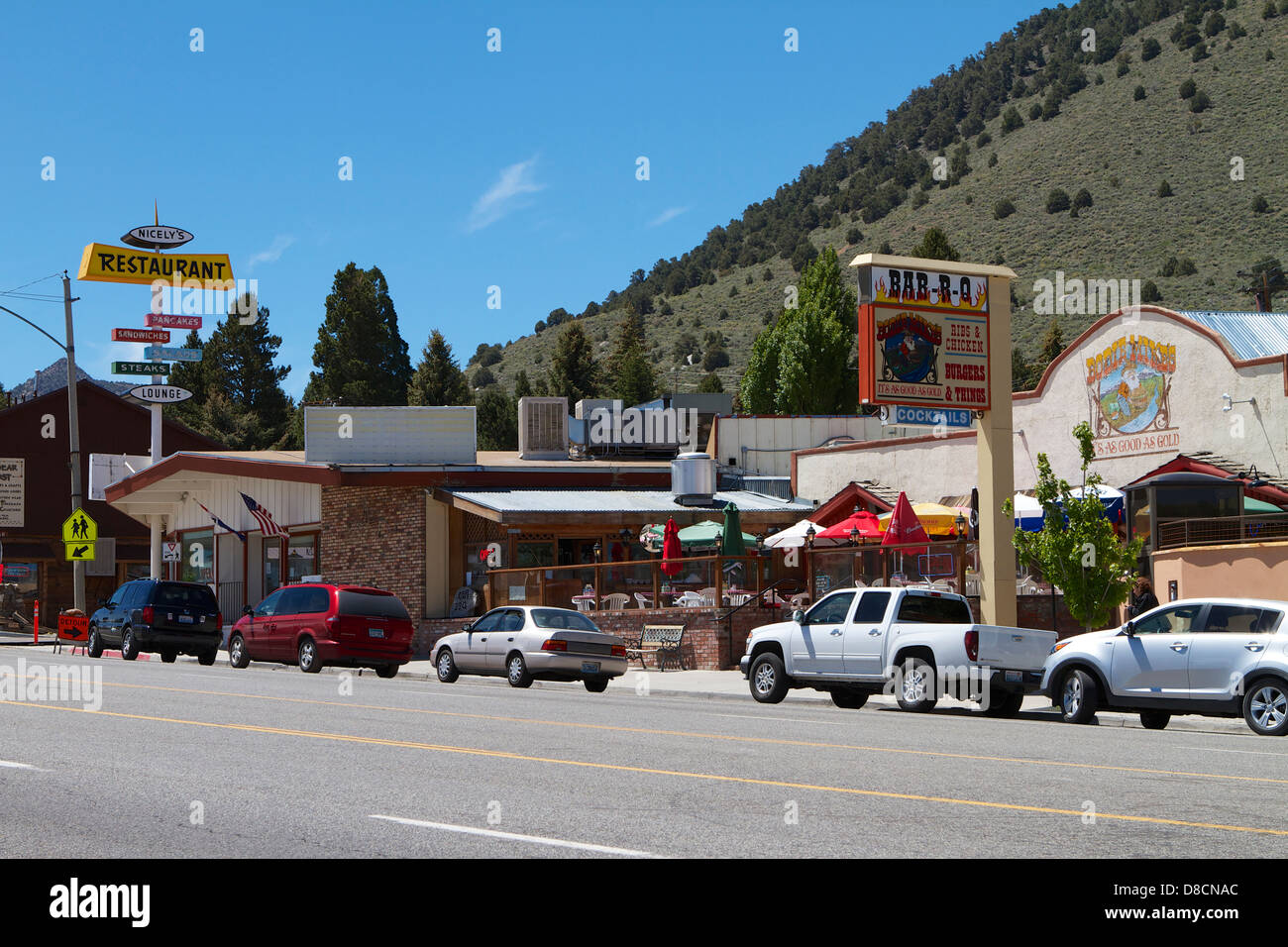 La ville de Lee Vining sur la pittoresque route 395 dans l'Est de la Sierra Nevada, en Californie Banque D'Images