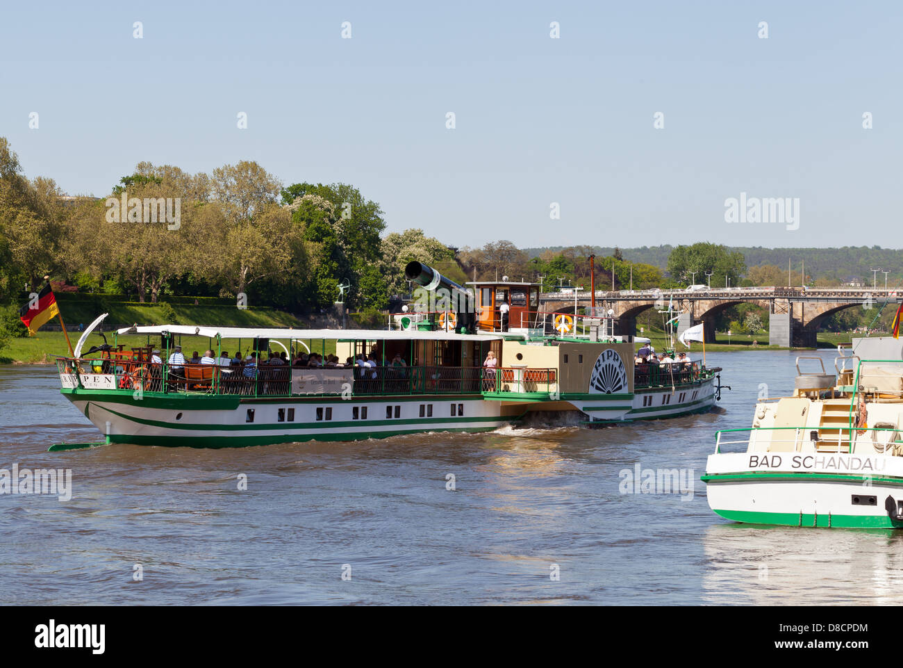 Dresde - River cruise ship, sur l'Elbe, Saxonia, Germany, Europe Banque D'Images