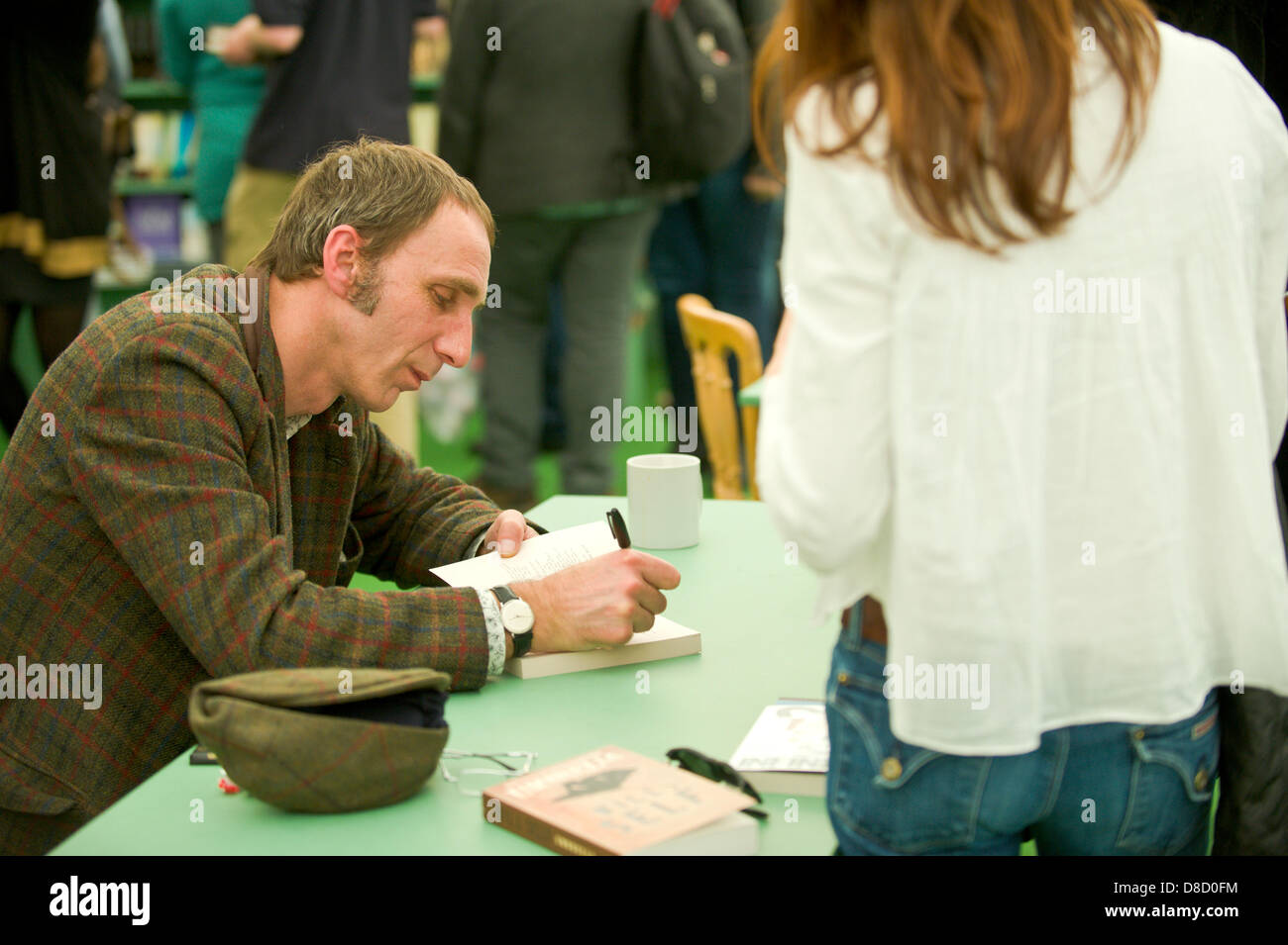 L'auto sera illustré livre signant au Hay Festival 2013 Hay-on-Wye Powys Pays de Galles UK Banque D'Images