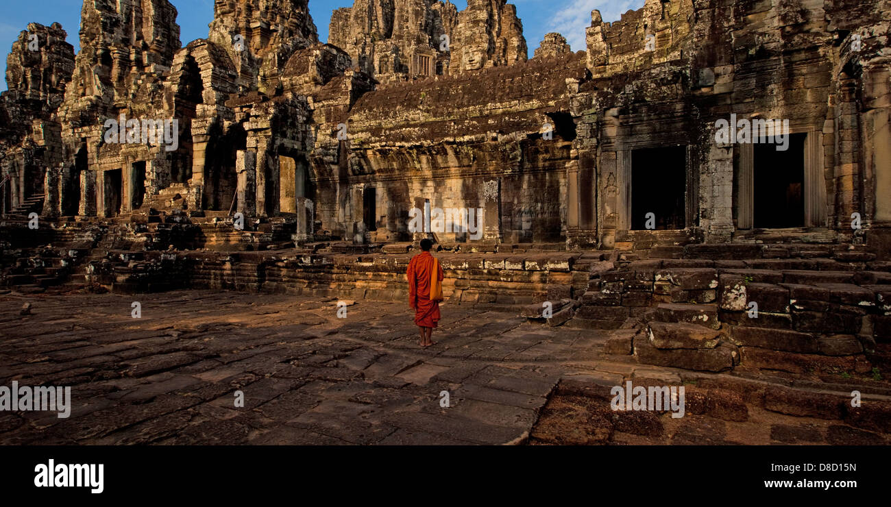 La traque à la lumière magique au temple Bayon au Cambodge, qui fait partie d'Angkor Wat. Banque D'Images