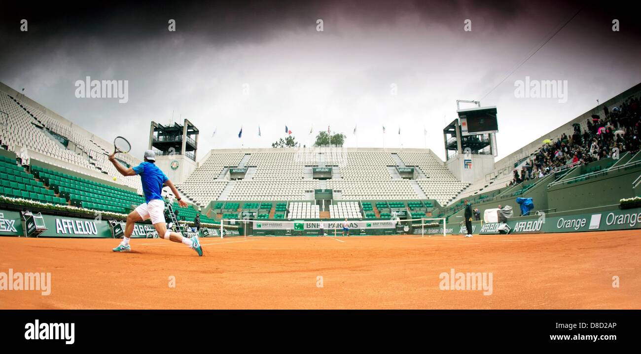 24.05.2013. Roland Garros, Paris, France. ATP Open de France 2013 du Grand Chelem. Photo montre Rafael Nadal ESP pratiquer pour le tournoi Banque D'Images