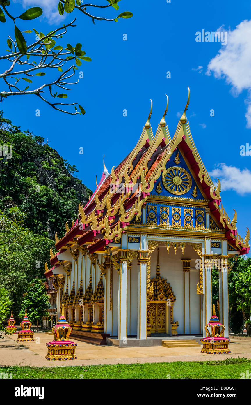 Temple suwankuha Phang nga dans l'île de Phuket en Thailande Banque D'Images