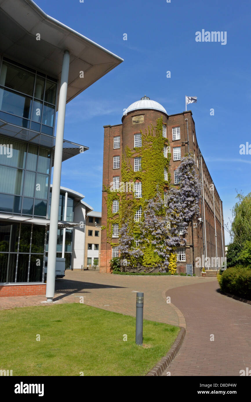 Quartier historique de St James Mill, accueil de Jarrolds Imprimantes, à côté de la rivière Wensum, Whitefriars en Norwich Banque D'Images