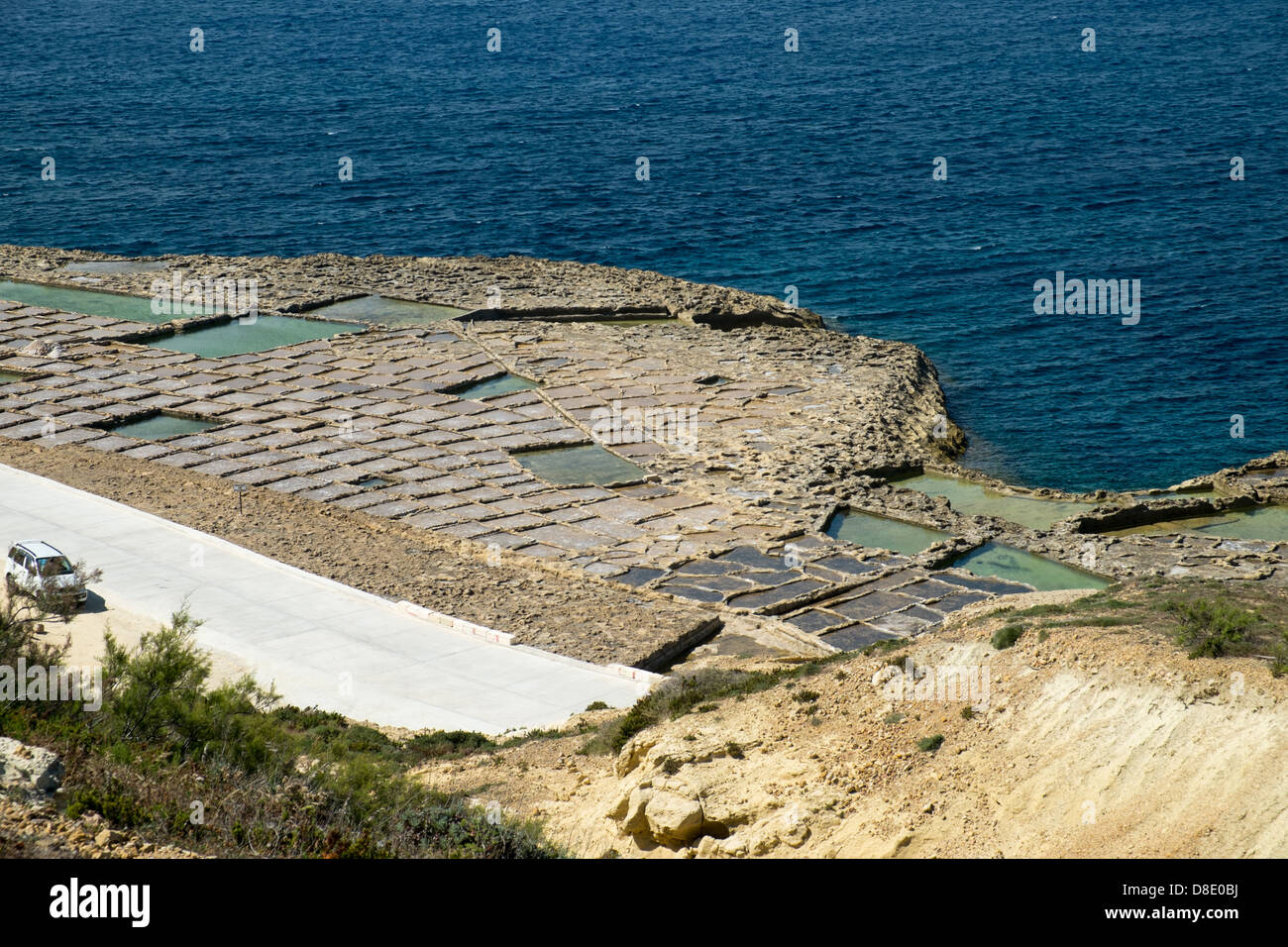 Vue générale de Marsalforn sur l'île de Gozo en Méditerranée Banque D'Images